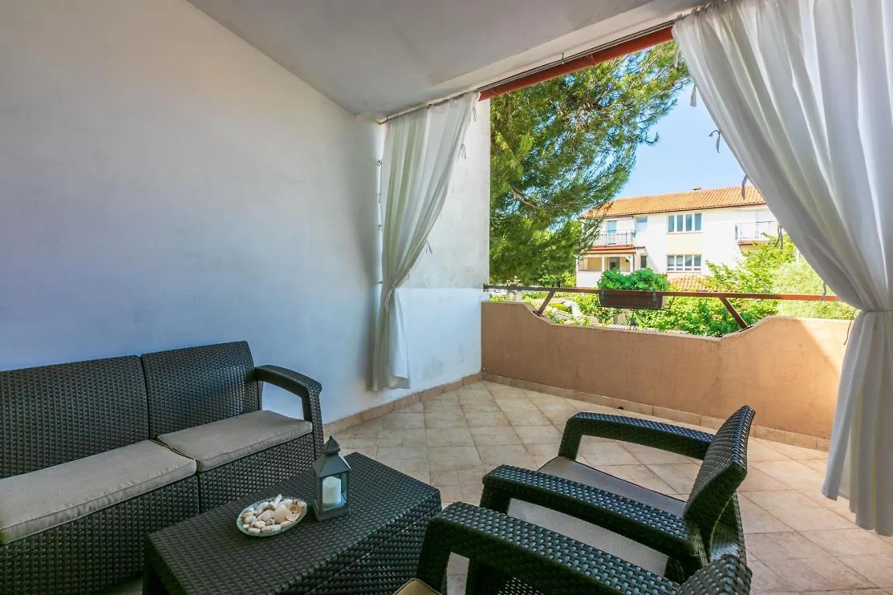 Apartments Armando Fažana