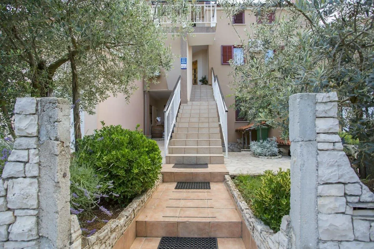 Apartments Armando Fažana